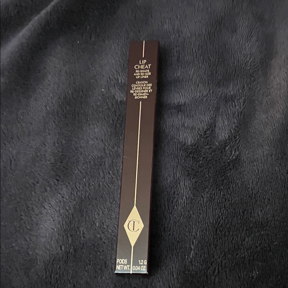 Charlotte Tilbury Lip Cheat in kiss N Tell